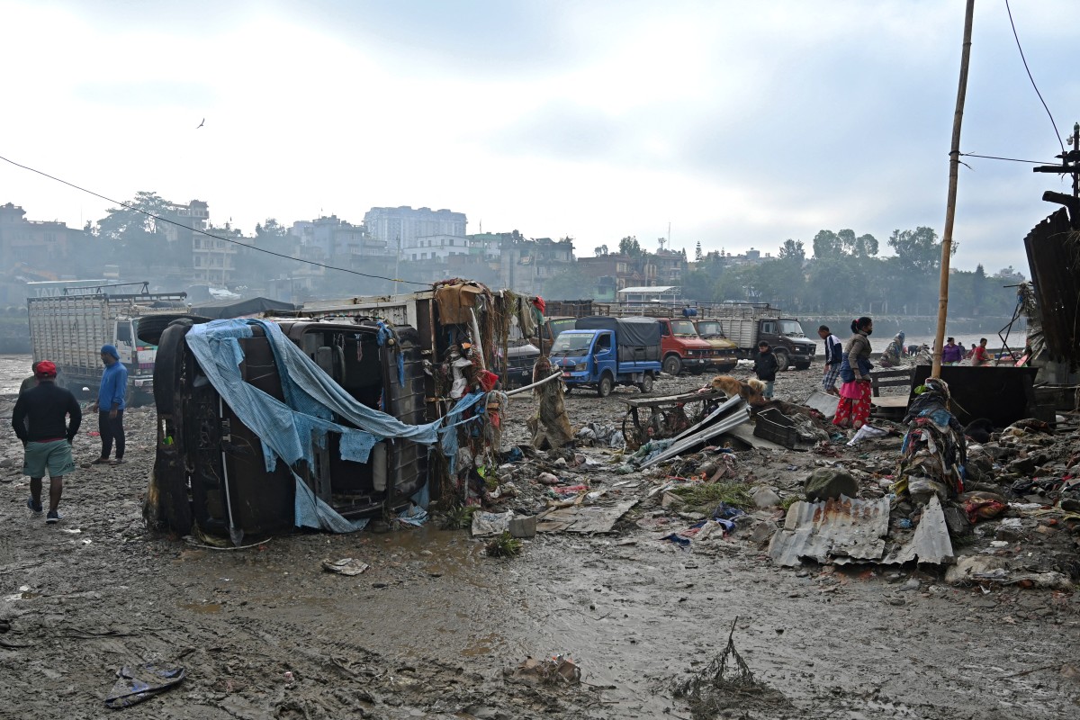 Nepal surveys flood damage as death toll reaches 192