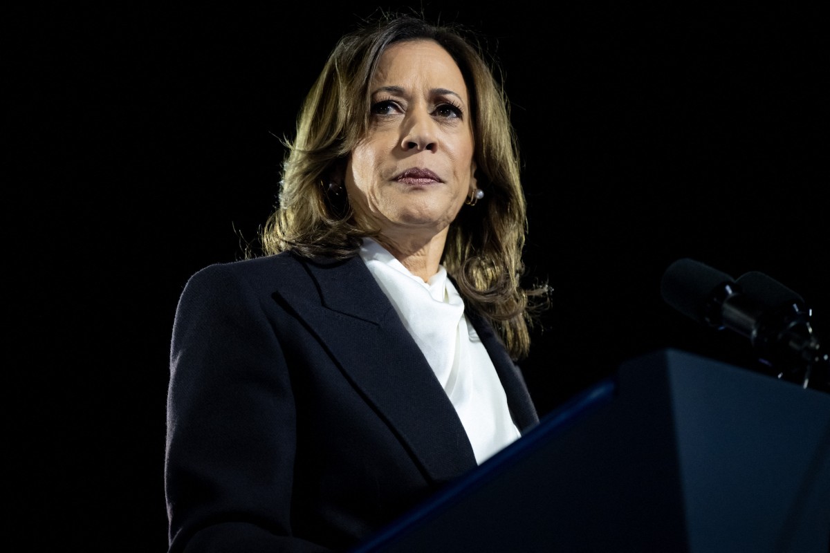 US Vice President and Democratic presidential candidate Kamala Harris speaks on The Ellipse just south of the White House in Washington, DC, on October 29, 2024. - The Harris-Walz campaign is billing the speech as "a major closing argument" one week before the November 5 election. (Photo by SAUL LOEB / AFP)