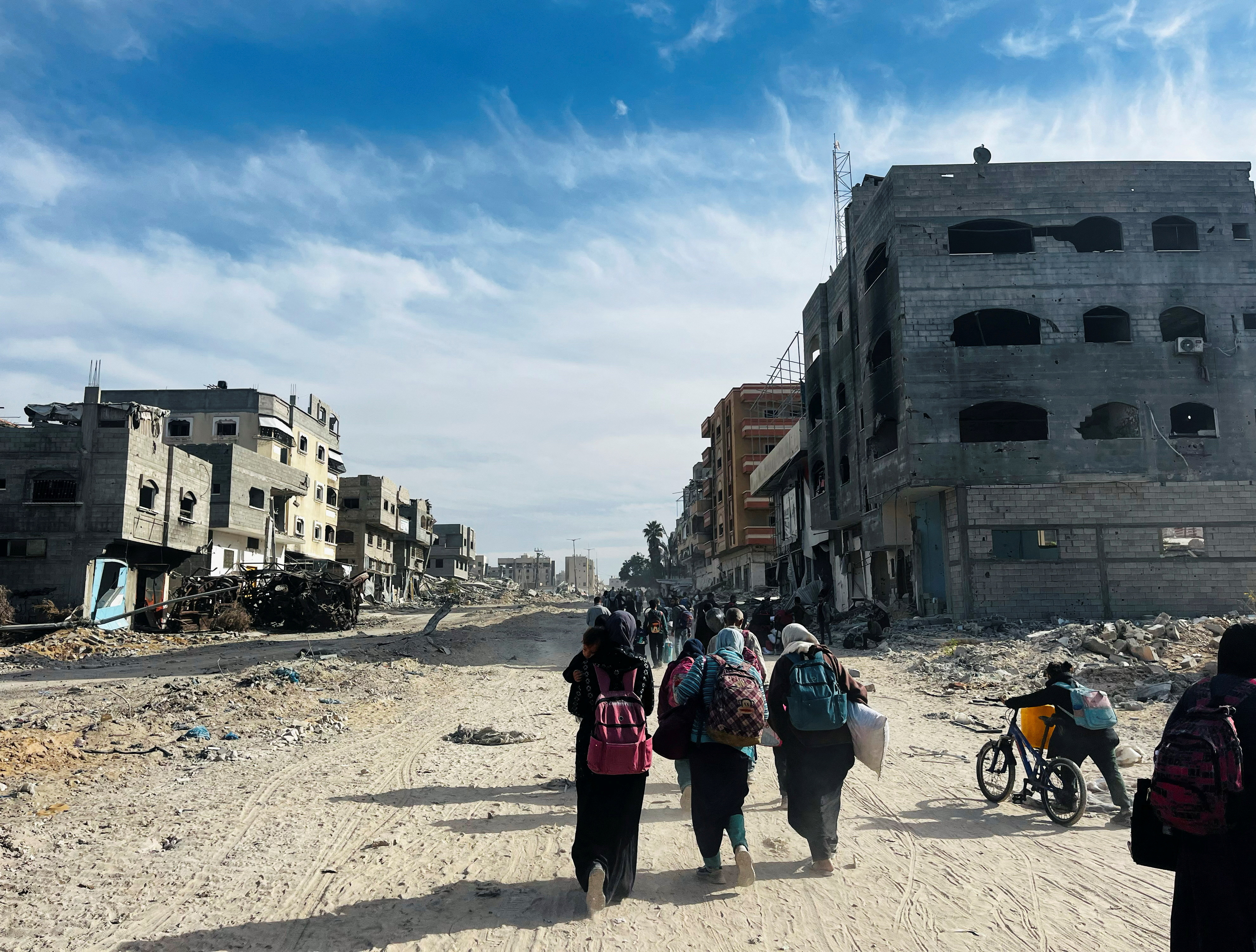 Palestinians fleeing Beit Lahiya