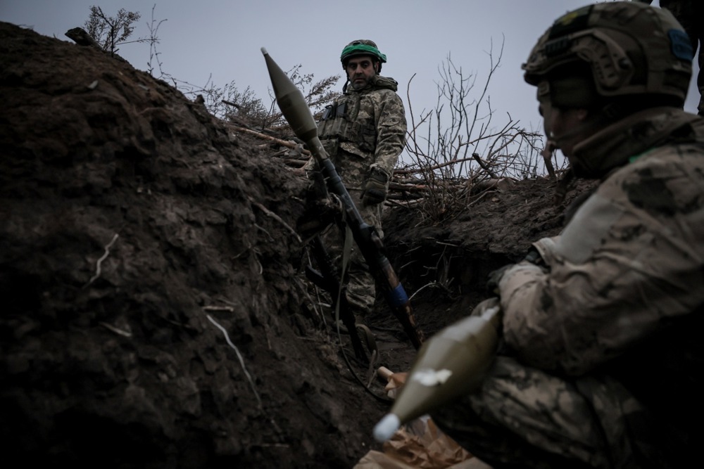 epa11751494 A handout photo made available by the press service of the Ukrainian Armed Forces's 24th Mechanized Brigade on 01 December 2024 shows servicemen of the 24th Mechanized Brigade named after King Danylo taking part in a drill at an undisclosed location in the Donetsk region, eastern Ukraine, 29 November 2024, amid the Russian invasion. Russian troops entered Ukrainian territory on 24 February 2022, starting a conflict that has provoked destruction and a humanitarian crisis. EPA-EFE/24TH MECHANIZED BRIGADE PRESS SERVICE HANDOUT HANDOUT EDITORIAL USE ONLY/NO SALES