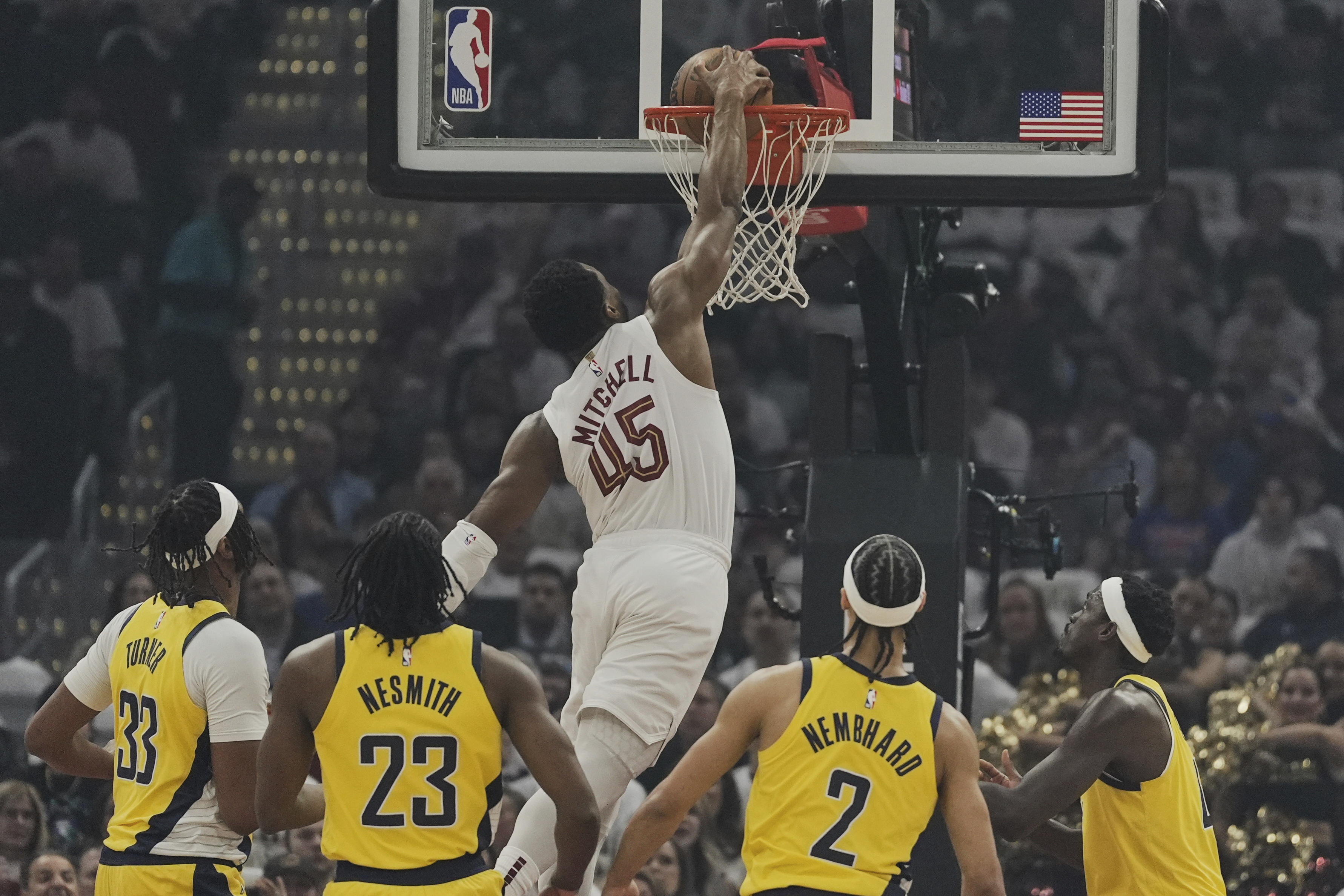Donovan Mitchell in action.