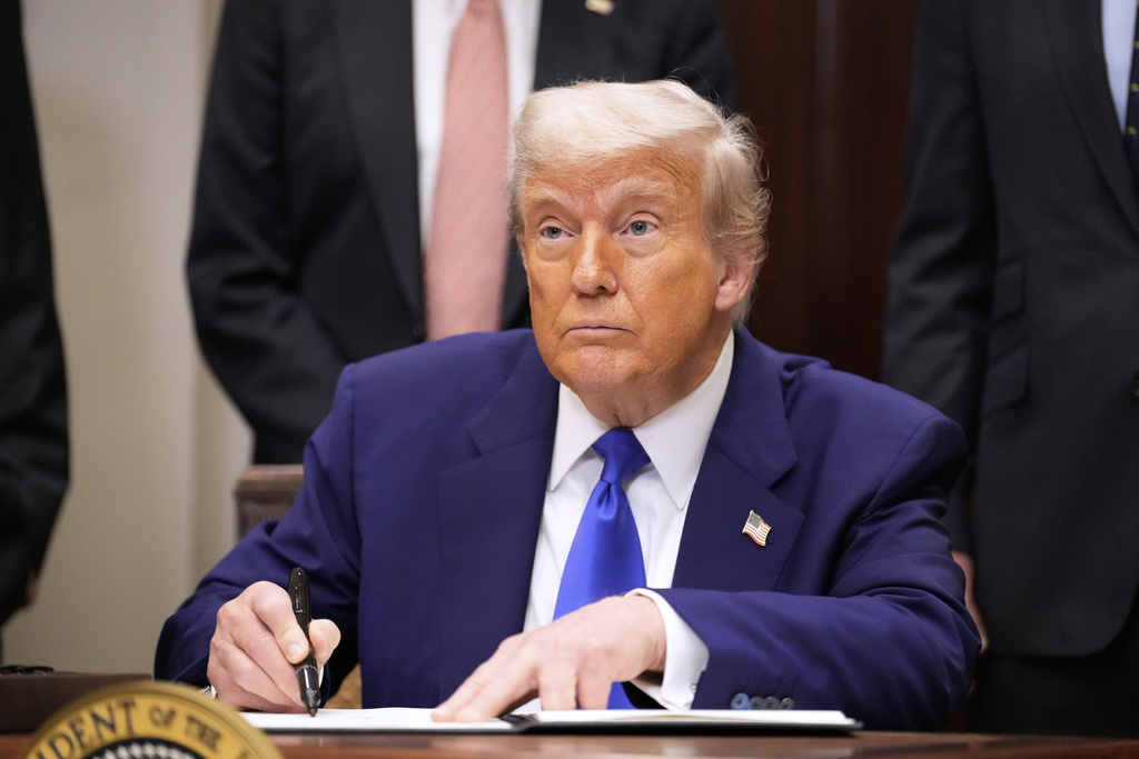 Trump signs an executive order