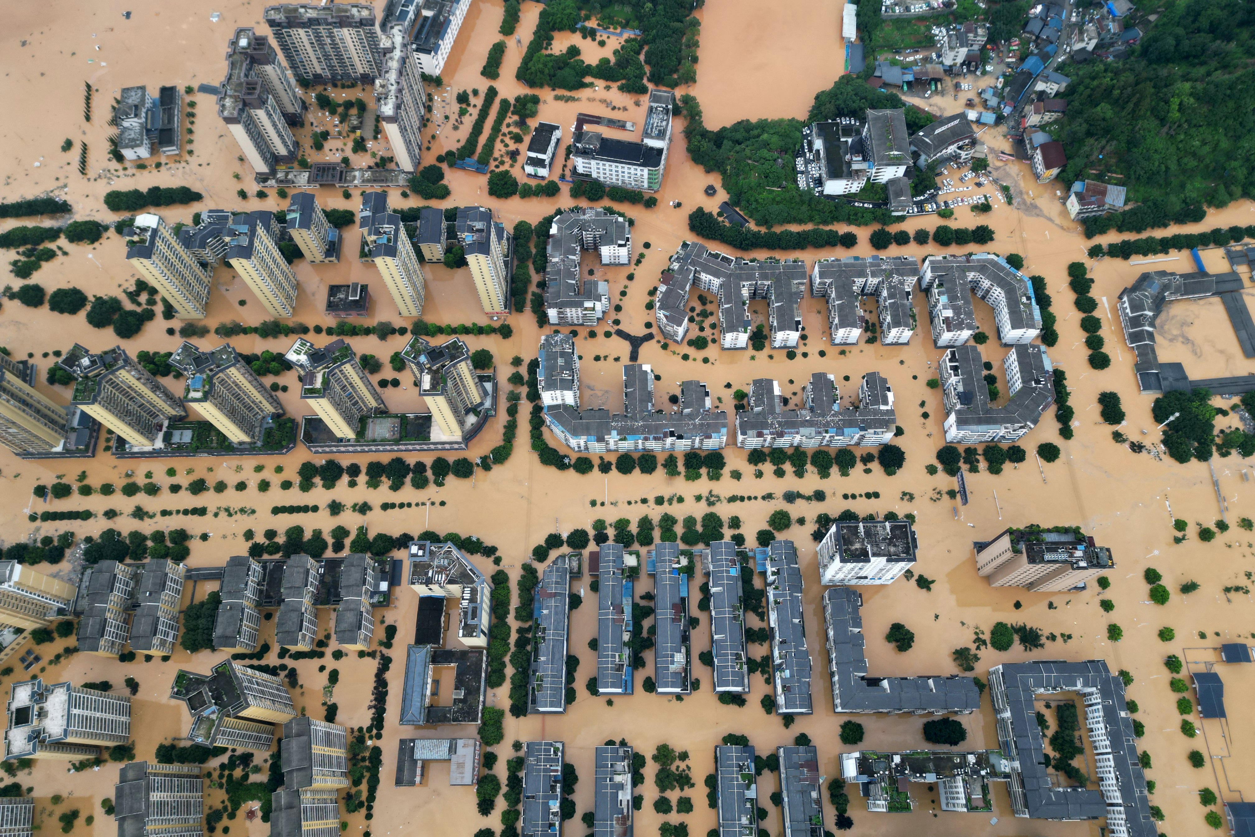 China floods leave six dead and thousands displaced