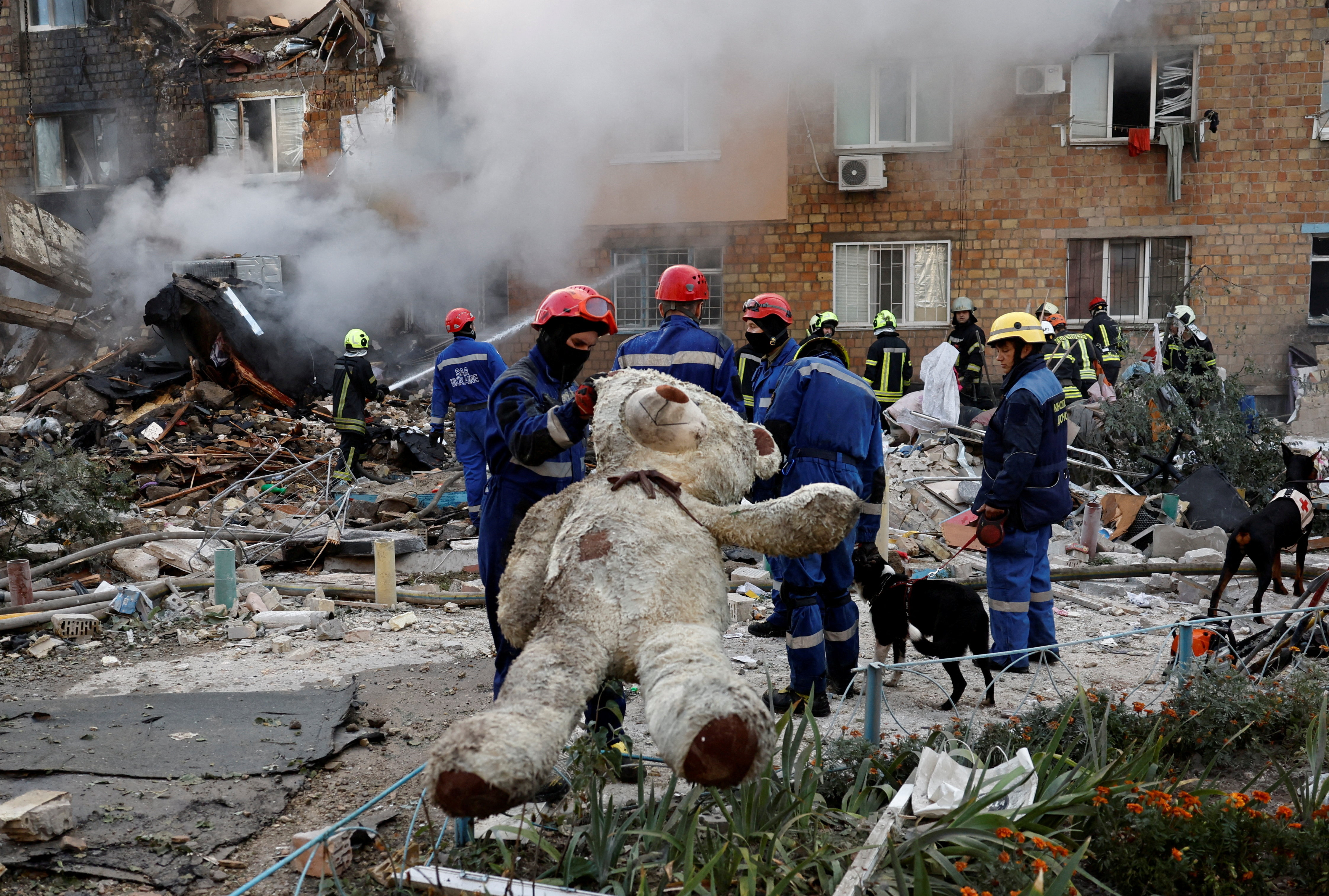 Deadly Russian drone strike targets Ukrainian capital amid peace talks