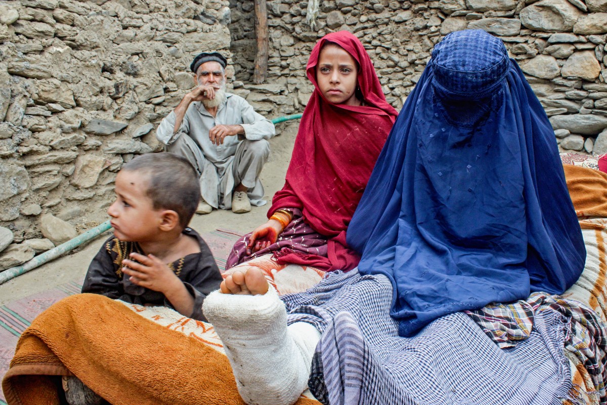 Afghanistan earthquake rescue teams battle to reach remote survivors