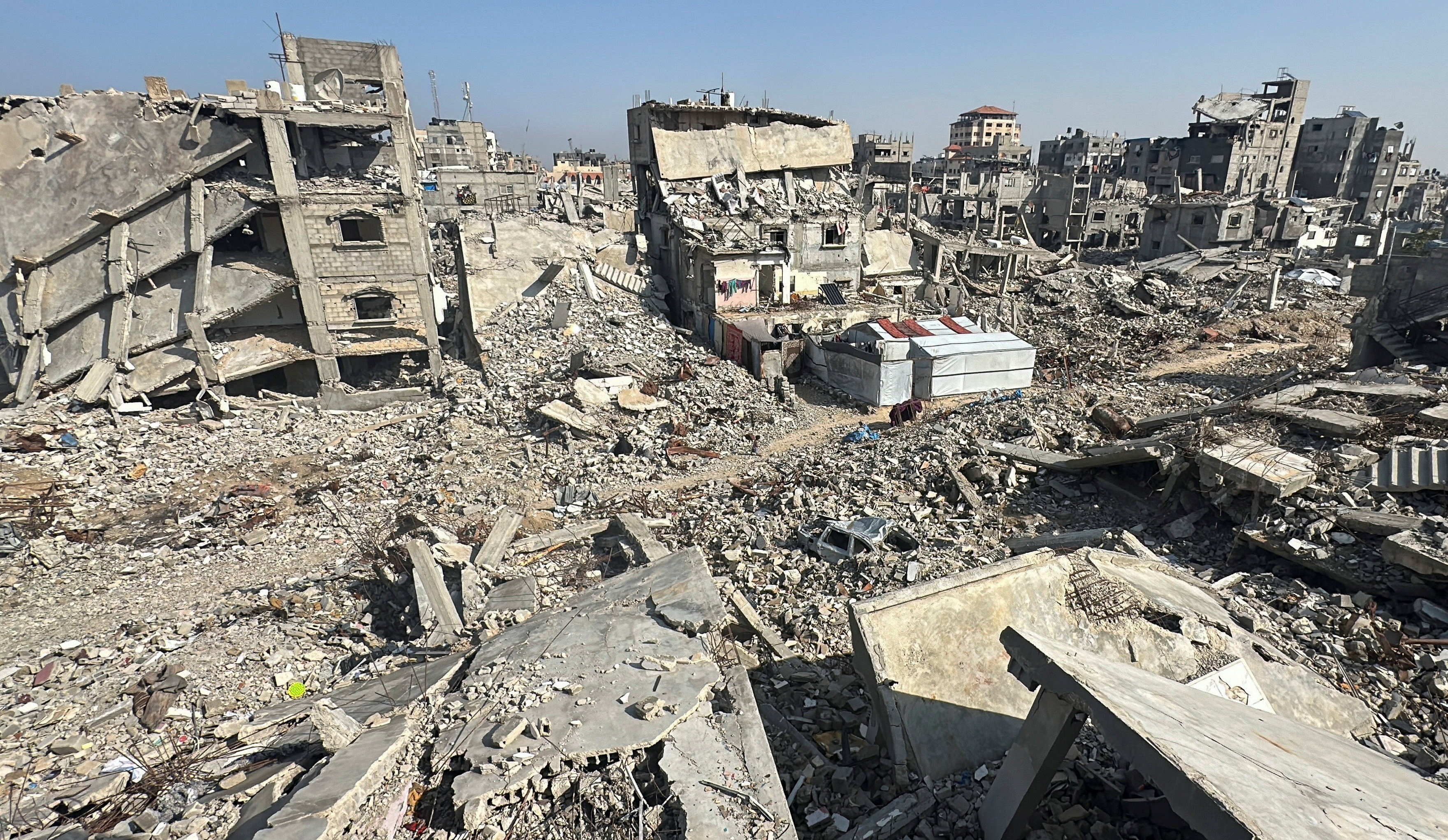 Destroyed buildings, amid a ceasefire between Israel and Hamas, in Khan Younis in the southern Gaza Strip November 18, 2025. REUTERS/Ramadan Abed