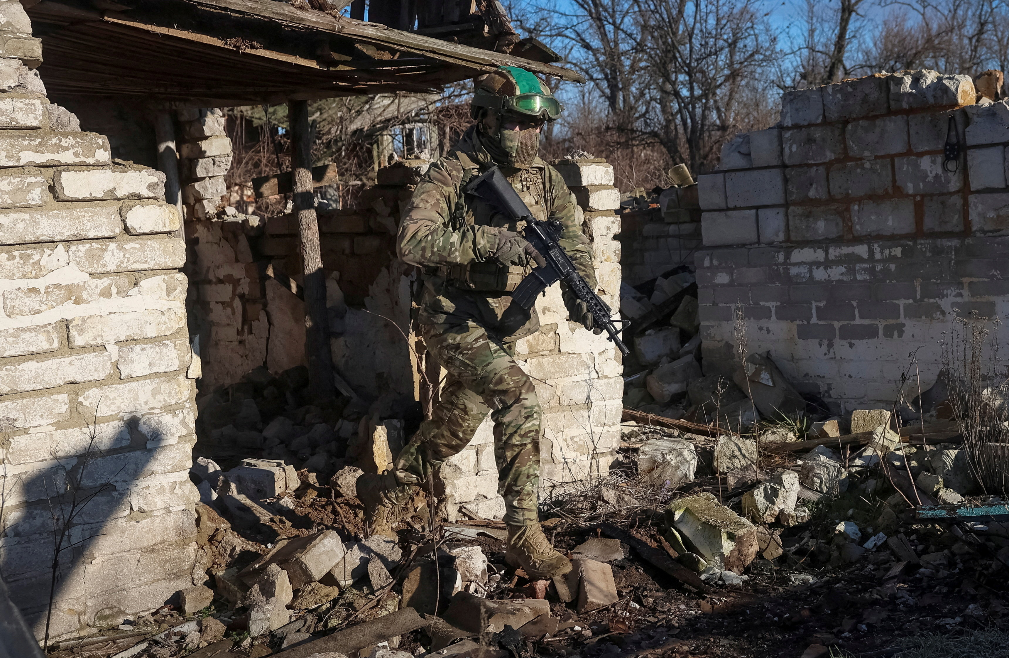 A serviceman of the Spalah Unmanned Systems Battalion of the 28th Separate Mechanized Brigade of the Armed Forces of Ukraine attends a basic military exercise, amid Russia's attack on Ukraine, in Kharkiv region, Ukraine November 25, 2025. REUTERS/Anatolii Stepanov