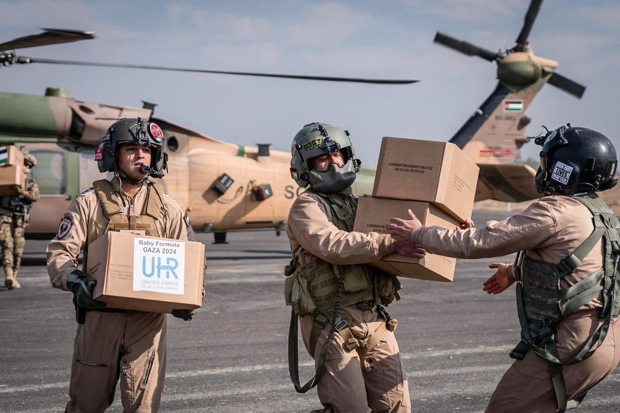 UHR partners with the JHCO and the Jordanian military to deliver aid through humanitarian airdrops