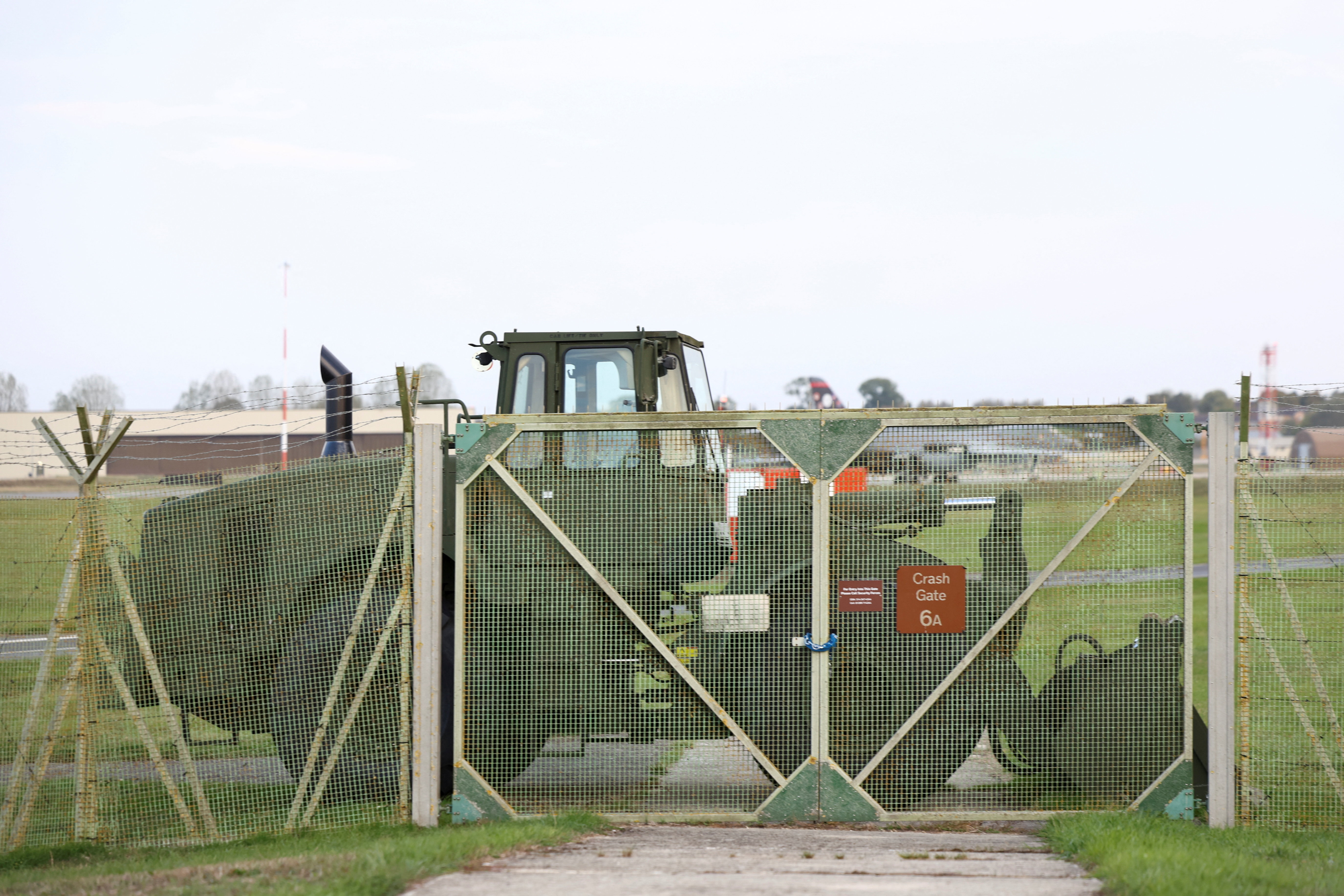 UK police evacuate homes near airbase used by US