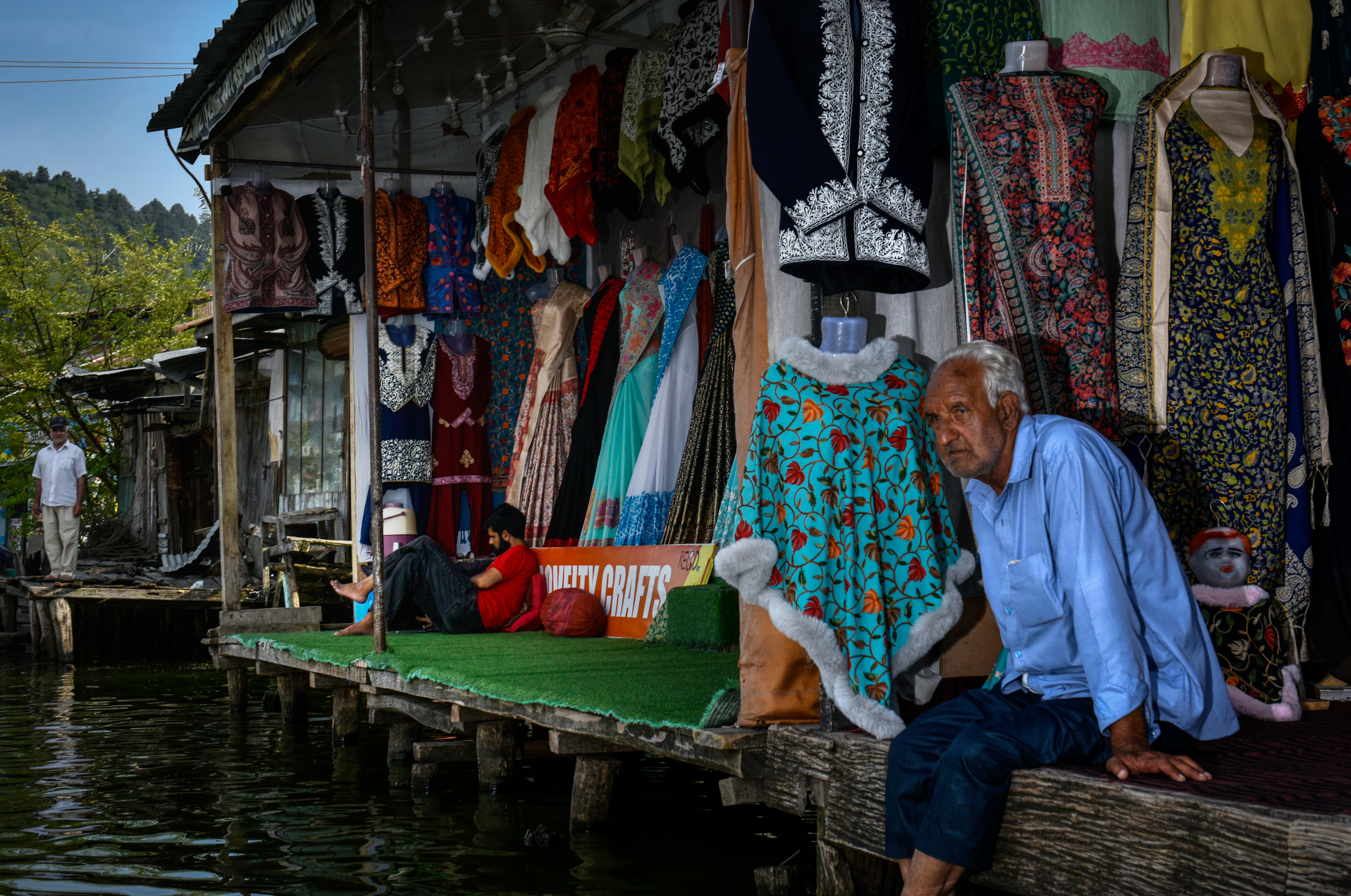 Kashmir's iconic Dal Lake faces environmental and climate challenges