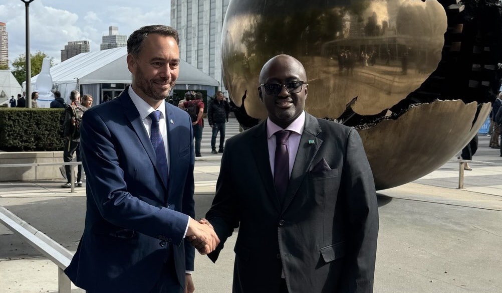 Belgian Foreign Minister Maxime Prévot shaking hands with Rwandan Foreign Minister Olivier Nduhungirehe at the United Nations on 22 September, 2026 [Handout/ Rwandan Ministry of Foreign Affairs]